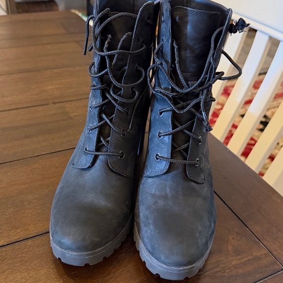 Timberland Women's black Lace-Up Boots - Picture 2 of 6